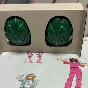 ❣️5|$25❣️Green Artichoke Shaped Salt and Pepper Shakers